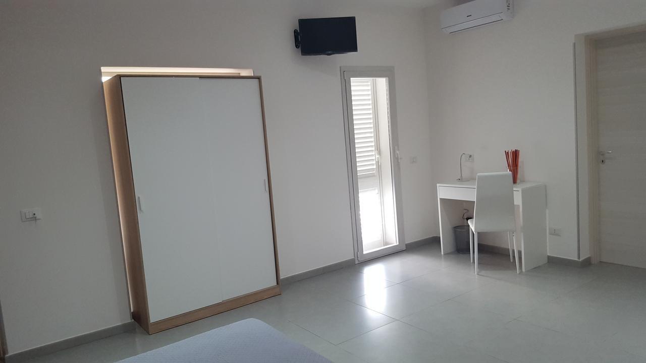 L'Isola Del Sole Bed & Breakfast Castelluzzo Ngoại thất bức ảnh