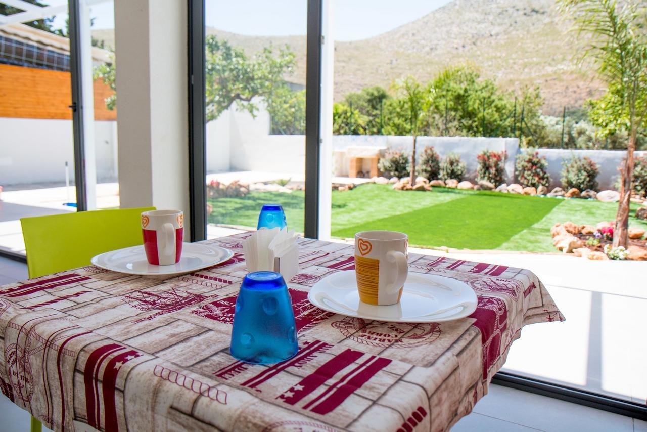 L'Isola Del Sole Bed & Breakfast Castelluzzo Ngoại thất bức ảnh