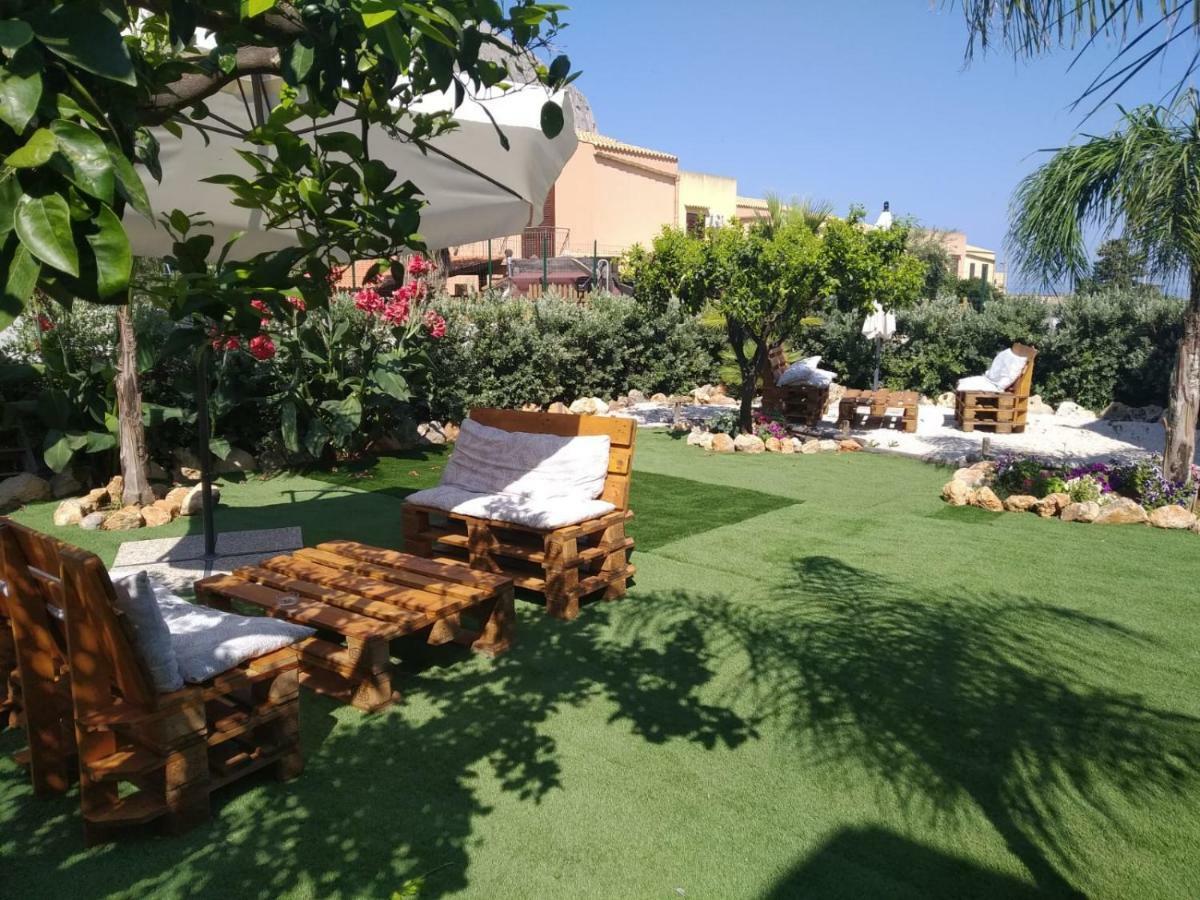 L'Isola Del Sole Bed & Breakfast Castelluzzo Ngoại thất bức ảnh